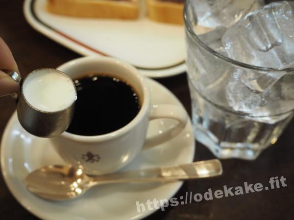 旅の写真（ホットコーヒーを氷にかけるタイプのアイスコーヒー）