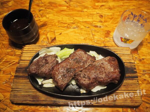 旅の写真／那覇国際通りの牛屋のステーキ