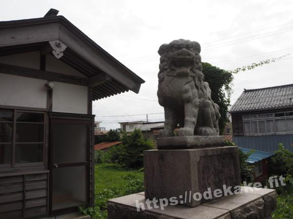 旅の写真／小木の木崎神社の狛犬