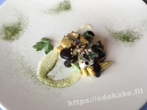 サブゼロのコース料理-長崎産穴子のソテーと夏野菜のマリネ、黒大蒜のピュレとアホ・ブランコ