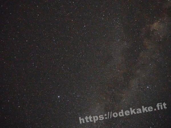 旅の写真／竹富島の集落で撮影した満天の星空と天の川
