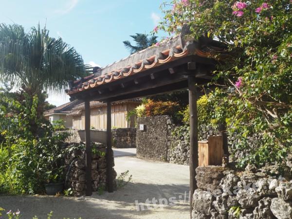 旅の写真／竹富島の民宿「内盛荘」の中庭からの景色
